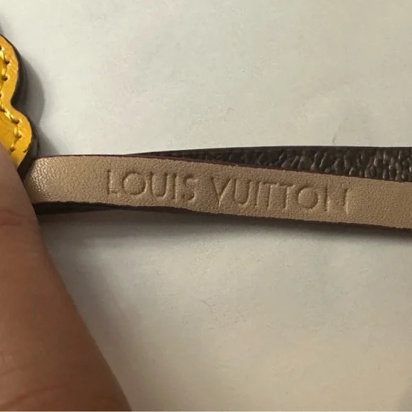 LV The Sun is Shining Bag Charm - Picture 4 of 4